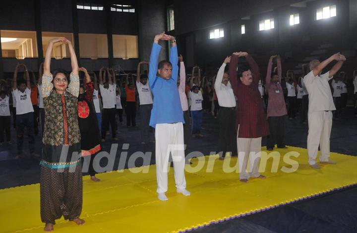 Madhoo Practices Yoga on International Yoga Day!