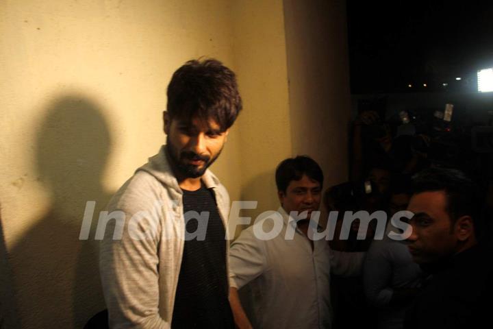 Shahid Kapoor Snapped by Paparazzi!