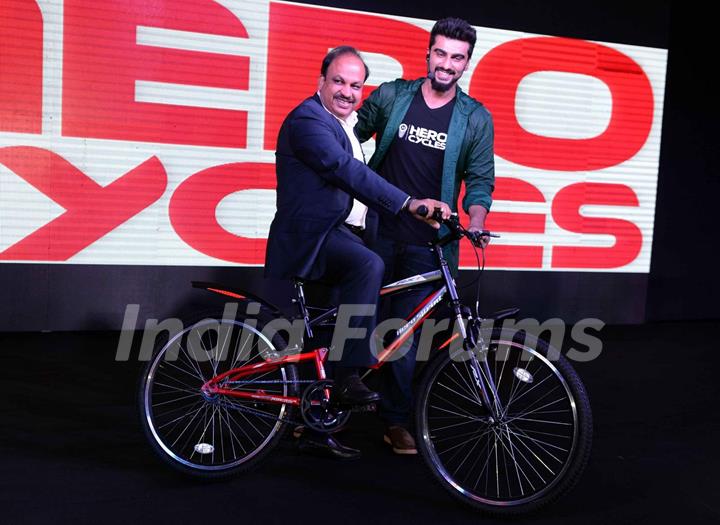 Brand Ambassador of Hero Cycles - Arjun Kapoor!