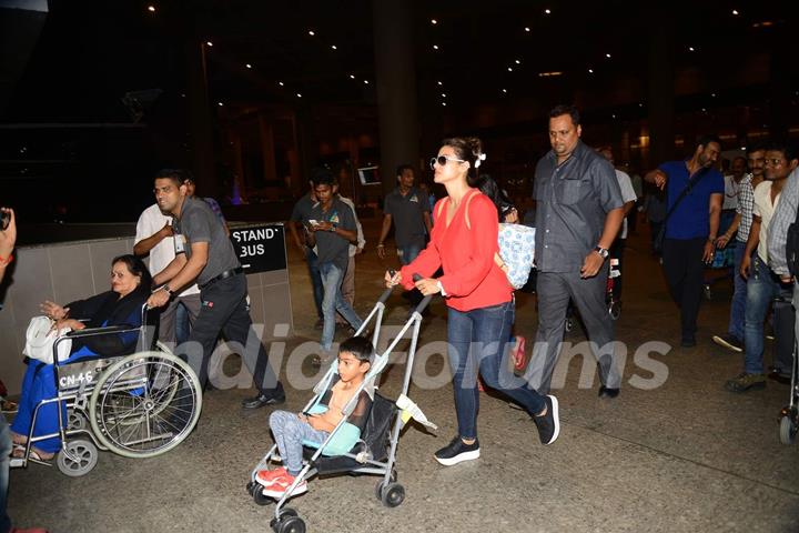 Ajay Devgn and Family Returns from London Snapped