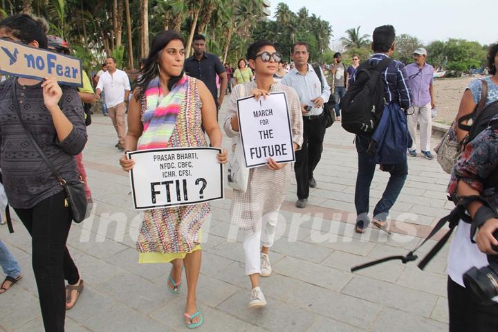 Kiran Rao Protests for FTII Cause