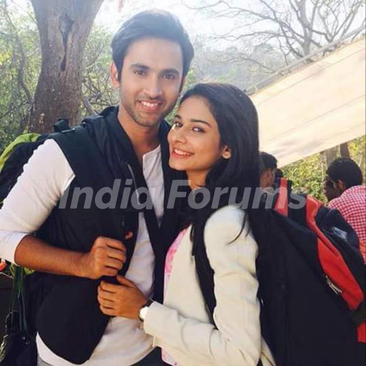 Aneri Vajani and Mishkat Varma as Nisha and Kabir