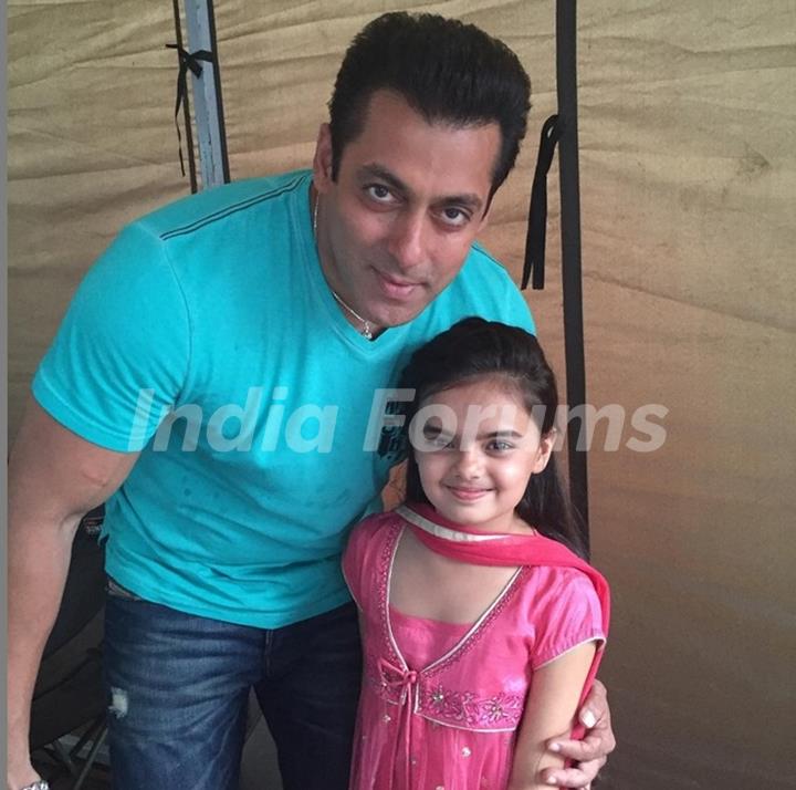 Ruhanika Dhawan with Salman Khan