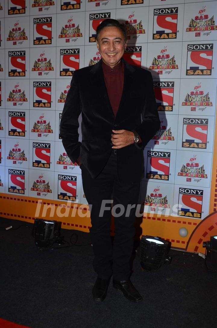 Anang Desai poses for the media at SAB Ke Anokhe Awards