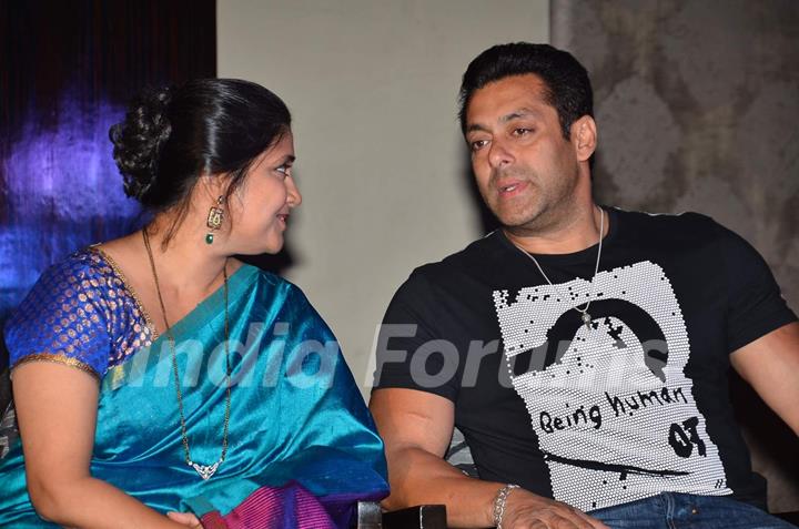 Salman Khan and Renuka Shahane at Promotions of Marathi Movie 'Janiva'