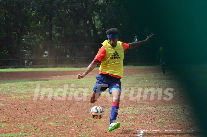 Kick!- Ranbir Kapoor Snapped Practicing Soccer!