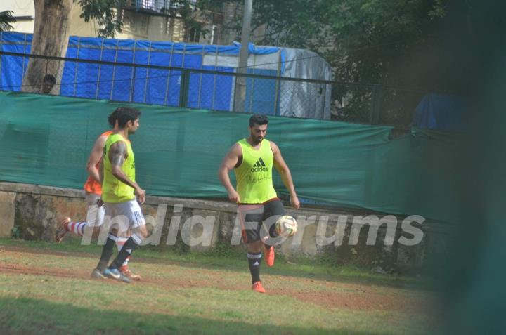 Arjun Kapoor Snapped Practicing Soccer!