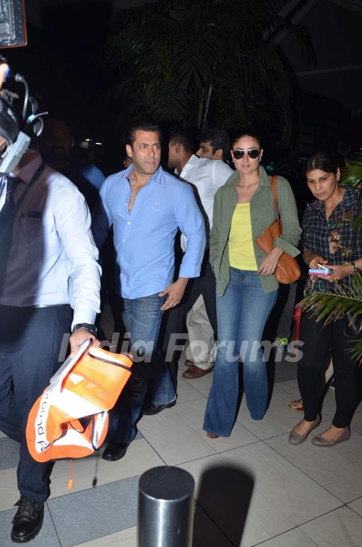 Salman Khan and Kareena Kapoor Returns from  Delhi