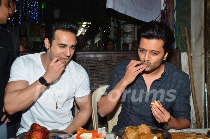 Riteish Deshmukh and Pulkit Samrat  enjoying food at Mohammed Ali Road