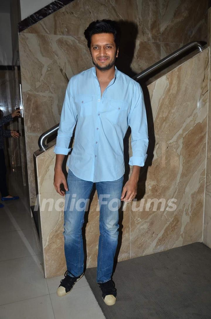 Riteish Deshmukh poses for the media at the Promotions of Bangistan on Radio Mirchi