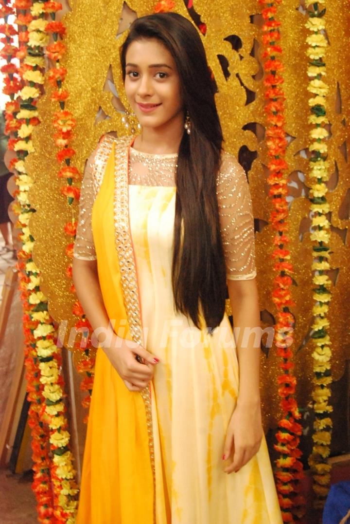 Hiba Nawab on the Sets of Tere Sheher Mein