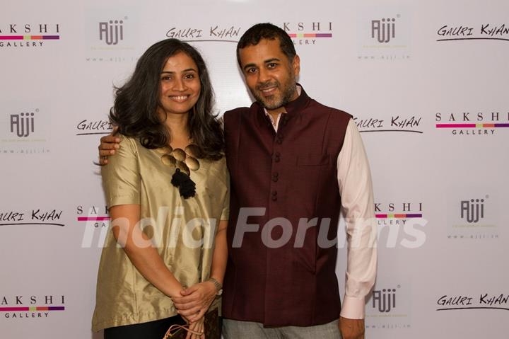 Chetan Bhagat at Lekha Washington's Art Show