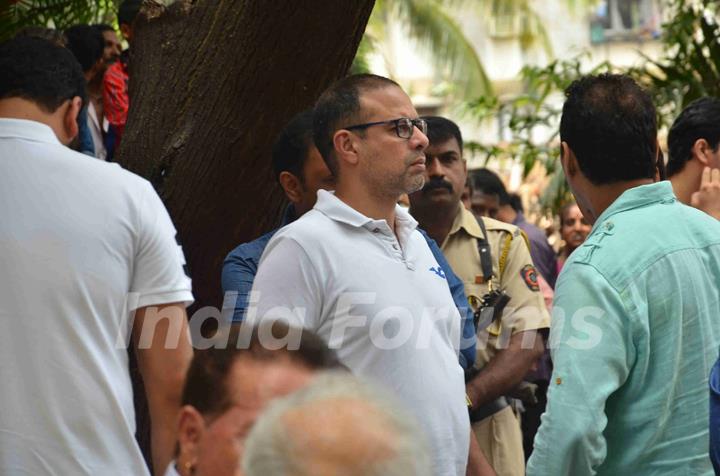 Atul Agnihotri Attends Salman's Friend's Father's Funeral