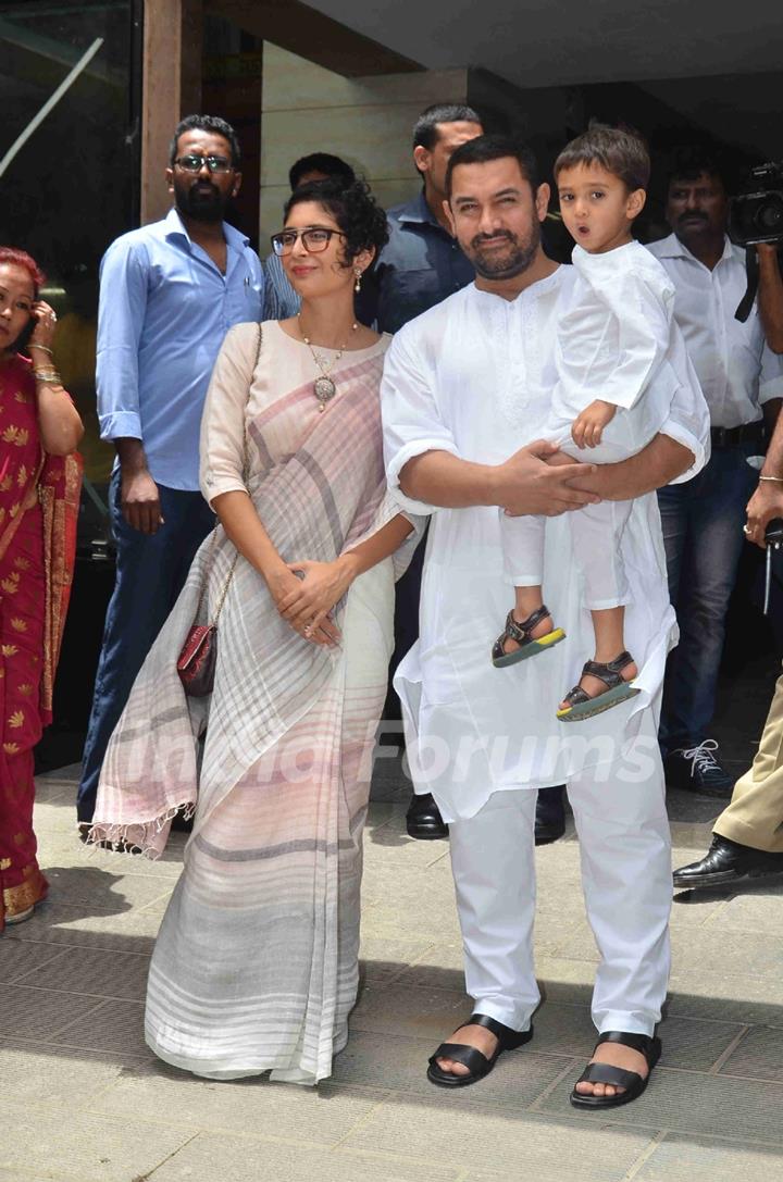 Kiran Rao and Aamir Khan Celebrates Eid With Media