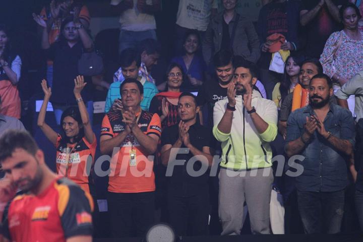 Celebs cheer for their team at the Pro Kabaddi Match