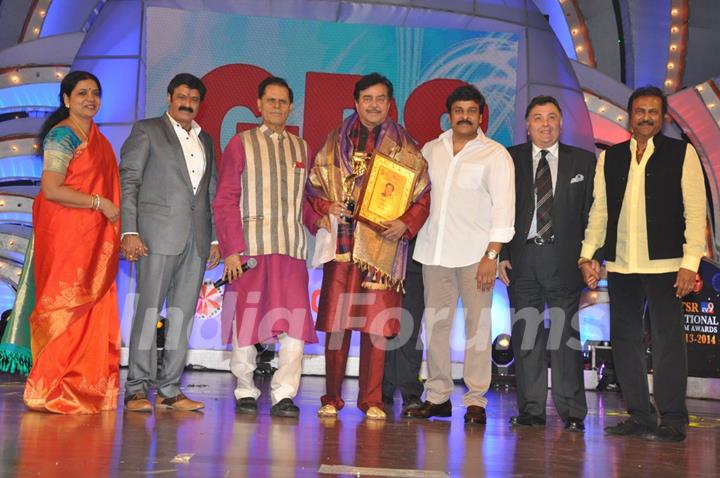 Shatrughan Sinha, Rishi Kapoor and Chiranjeevi at TSR Tv9 National Awards