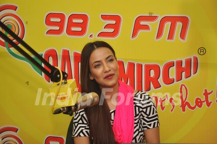 Tia Bajpai Promotes Baankey Ki Crazy Baraat at Radio Mirchi