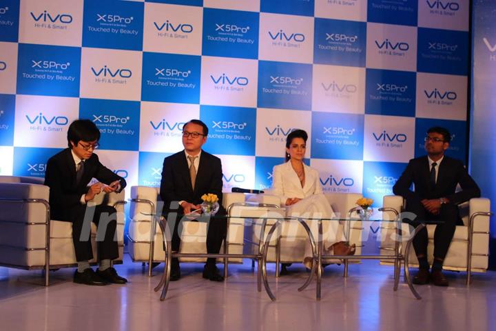 Kangana Ranaut at the Launch of Vivo Smart Phone