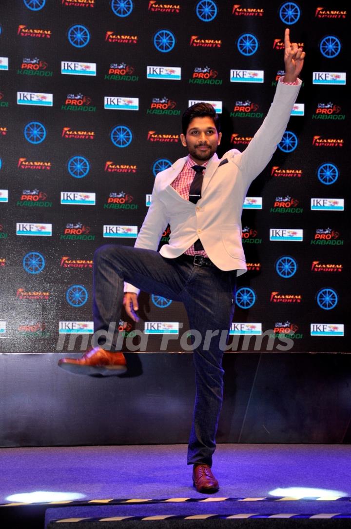 Allu Arjun Attends Pro Kabaddi