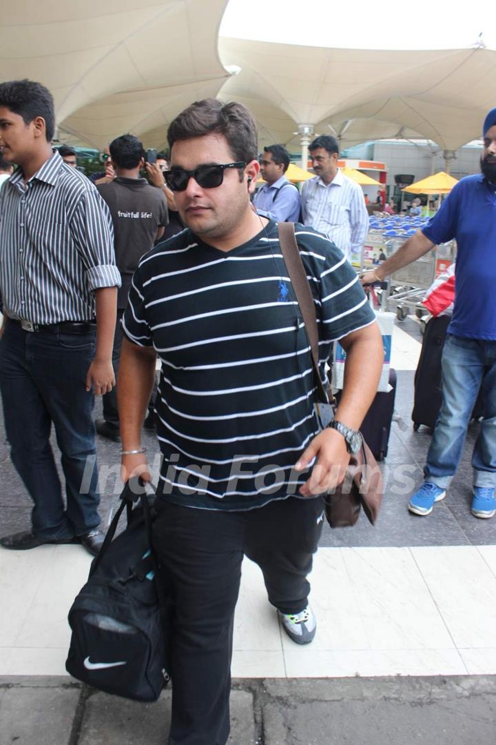 Cid Crew Snapped at Airport