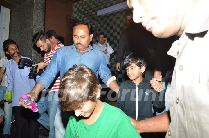 Hrithik Roshan Snapped With Kids