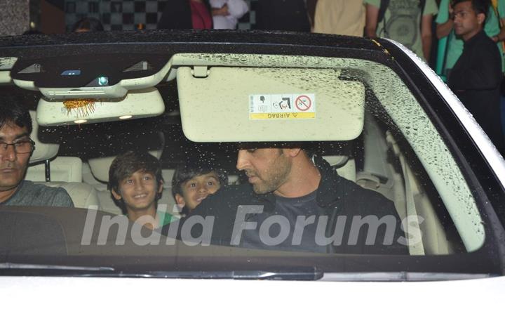 Hrithik Roshan Snapped With Kids