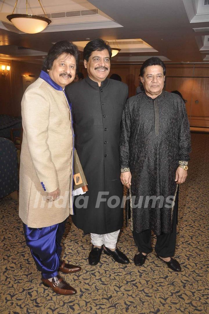 Pankaj Udhas and Anup Jalota at Khazana Gazal Festival