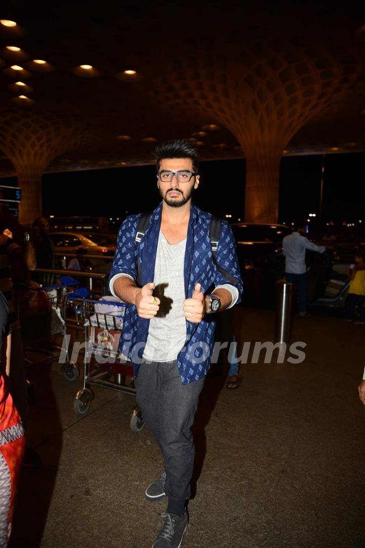 Arjun Kapoor Snapped at Airport