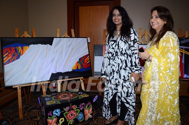 Hon'ble Chief Minister's Wife Amruta Fadnavis Snapped at an Art Exhibition