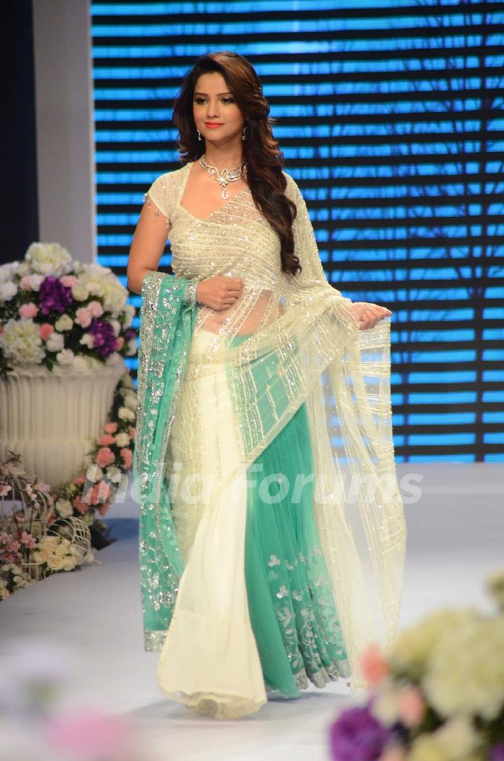 Adaa Khan at IIJW 2015