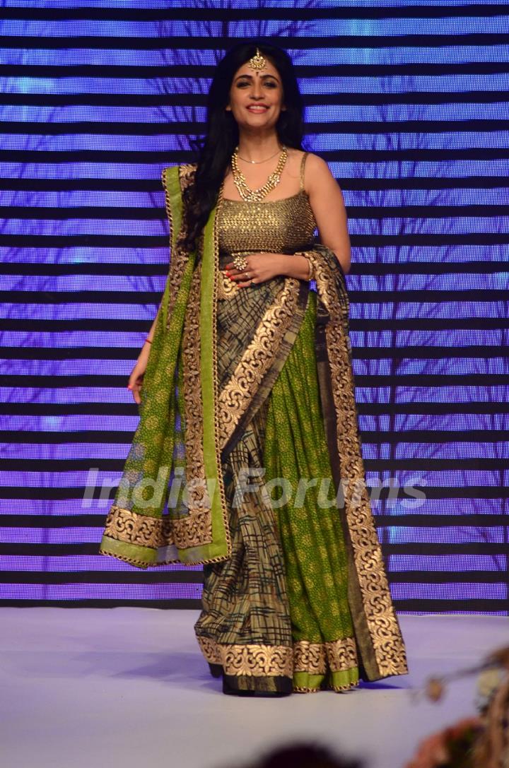 Shibani Kashyap at IIJW 2015