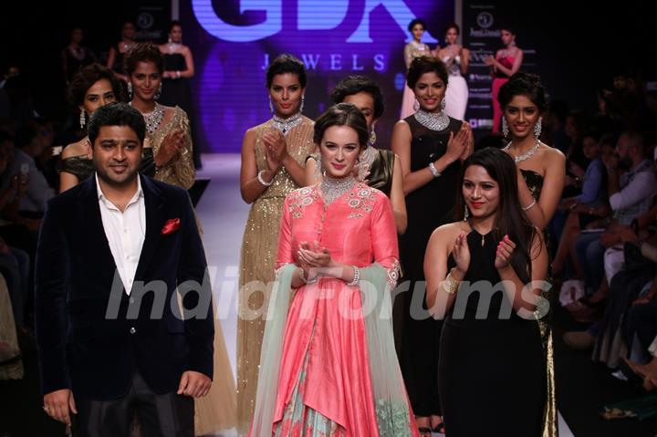 Evelyn Sharma at IIJW 2015