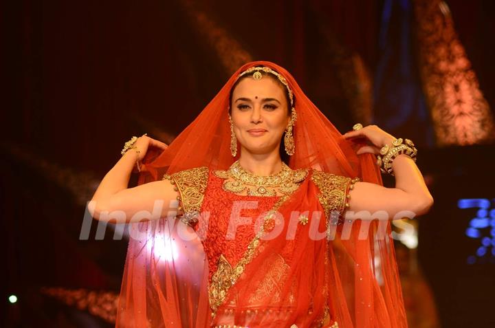 Preity Zinta walks the ramp at IIJW Day 3