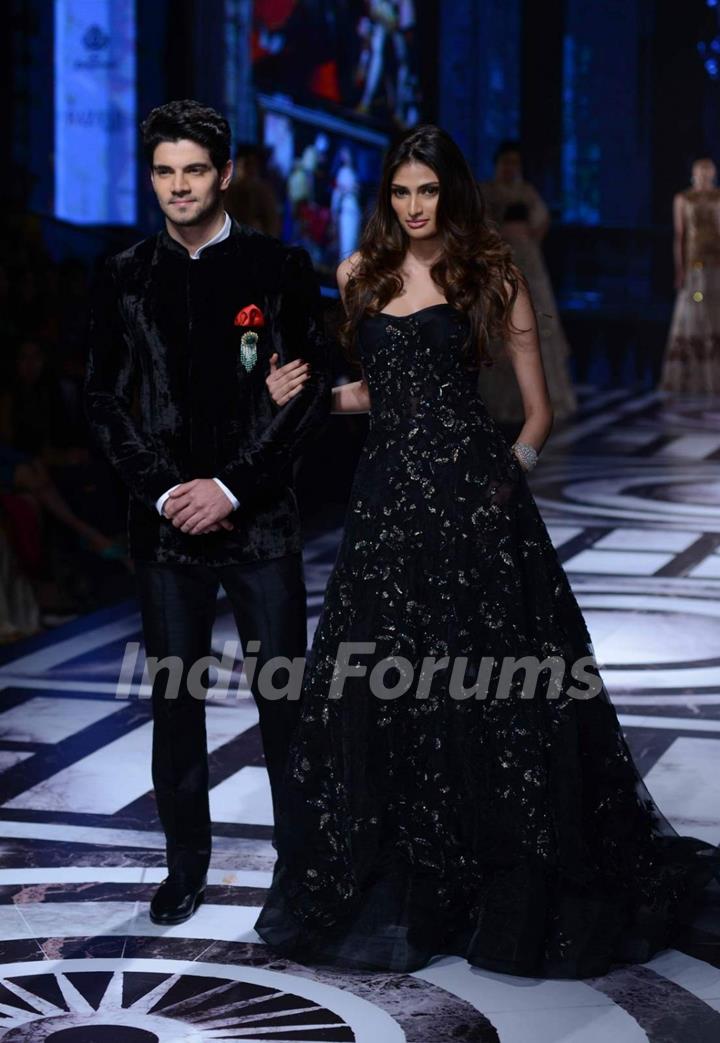 The 'Hero Jodi' Sooraj and Athiya at BMW India Bridal Fashion Week