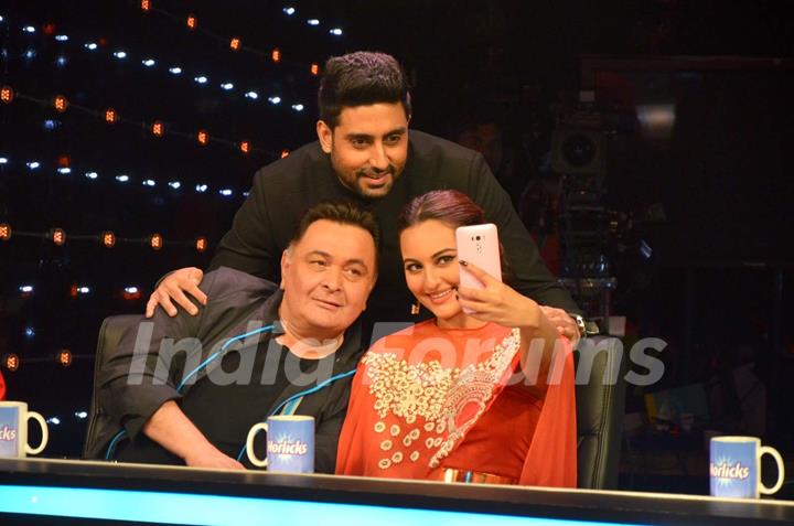 Selfie is Must! - All is Well Team for Promotions on Indian Idol Junior