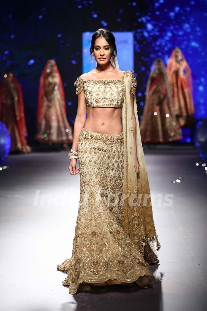 Lisa Haydon at BMW India Bridal Fashion Week
