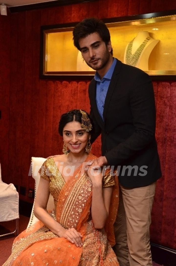 Pernia Qureshi and Imran Abbas at Promotions of Jaanisaar