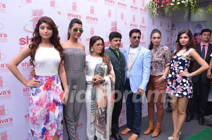 Madhur Bhandarkar and Calendar Girls at Shiva's Salon Launch