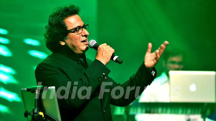 Talat Aziz Performing at 'Yeh Sham Mastaani' Evening