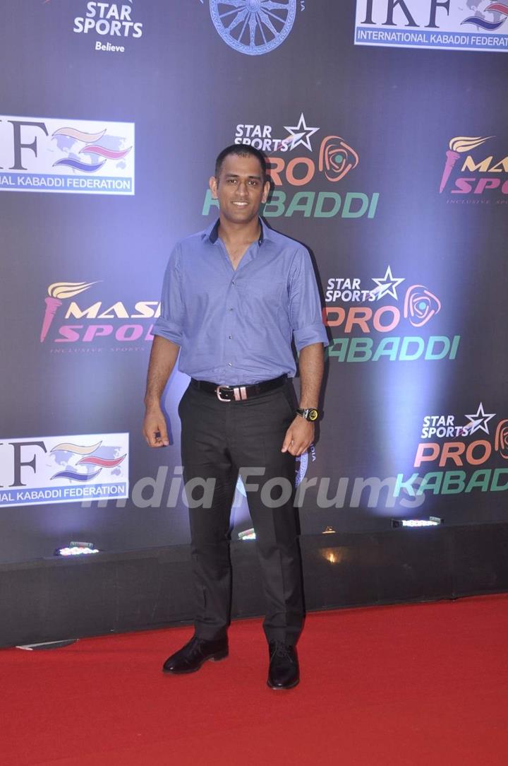 M S Dhoni at Pro Kabaddi Finale