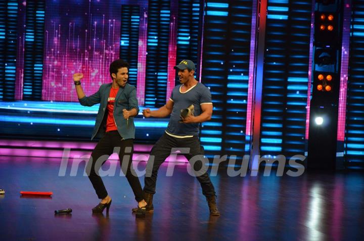 John Abraham Shakes a Leg with Raghav Juyal During Promotions of Welcome Back on Dance Plus