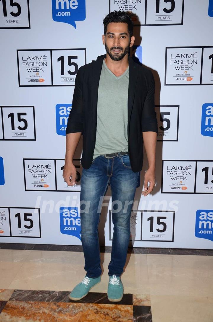 Vivan Bhatena at Lakme Fashion Week