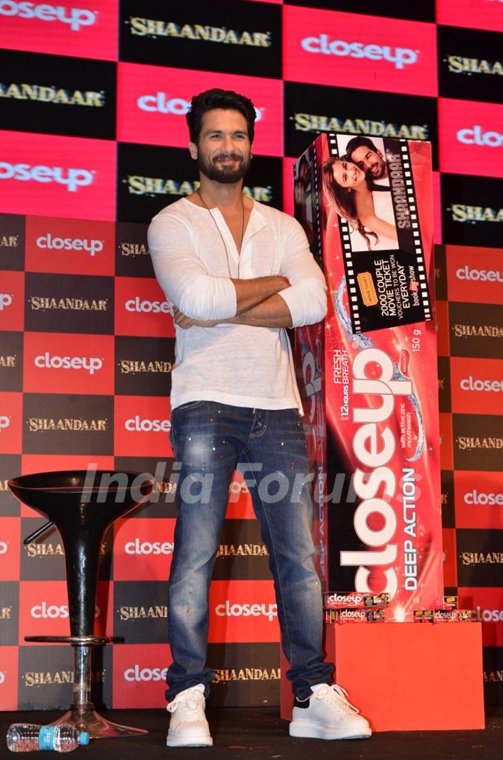 Shahid Kapoor poses for the media at the Close Up First Move Party