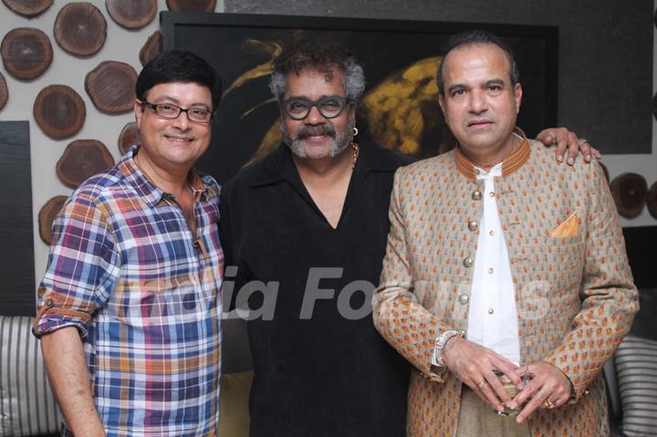 Suresh Wadkar poses with Sachin Pilgaonkar and Hriharan at his Birthday Bash