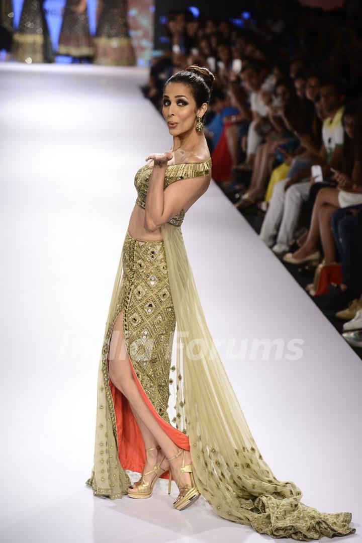 Malaika Arora Khan at Lakme Fashion Week Day 5