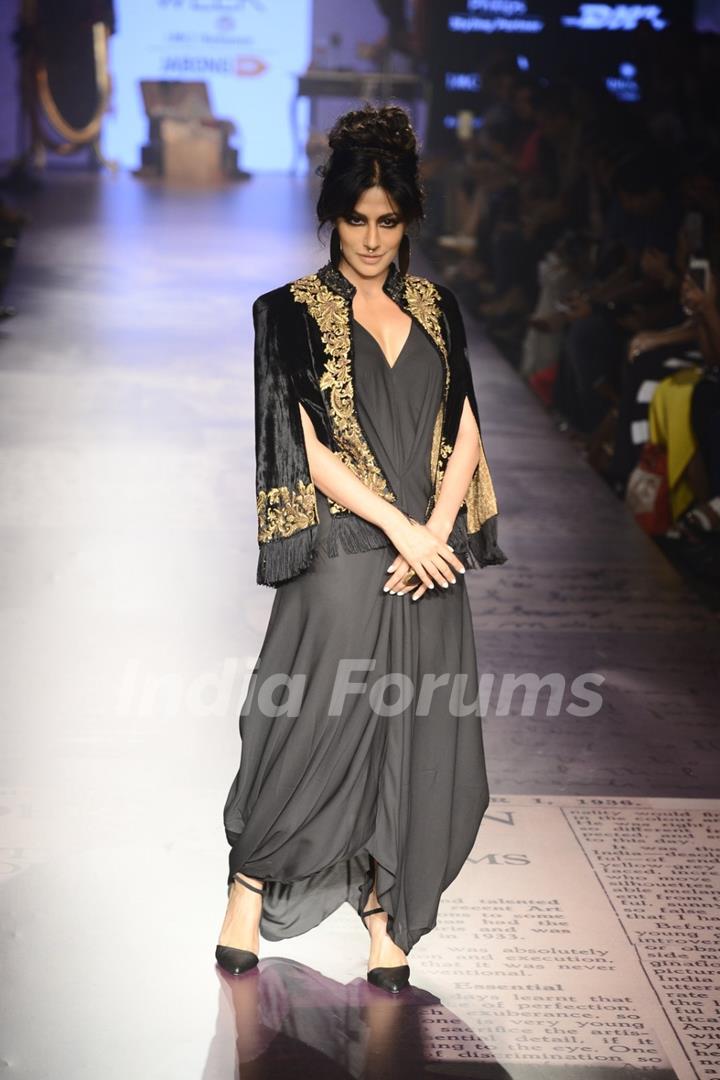 Chitrangda Sizzles at Lakme Fashion Week Day 5