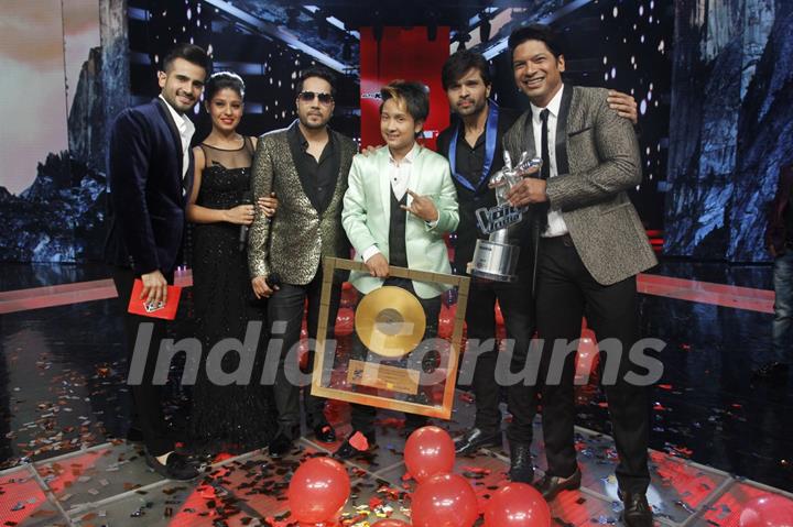 Winner of The Voice : India 'Paqwandeep Rajan' with Judges and Host