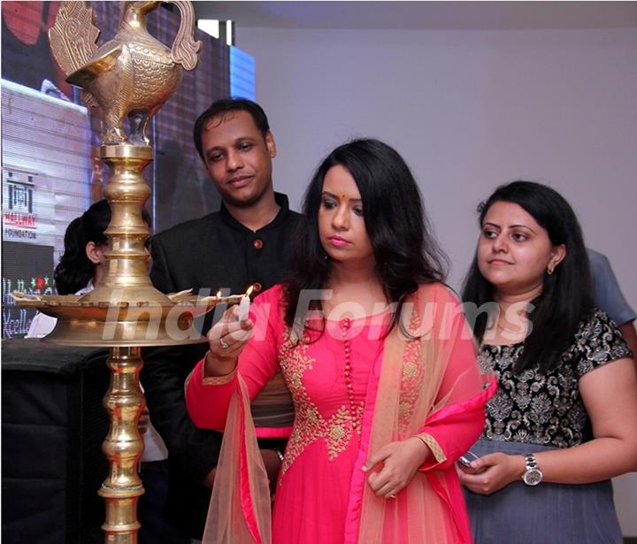 Amruta Fadnavis Inaugurates Hallway Excellence Awards