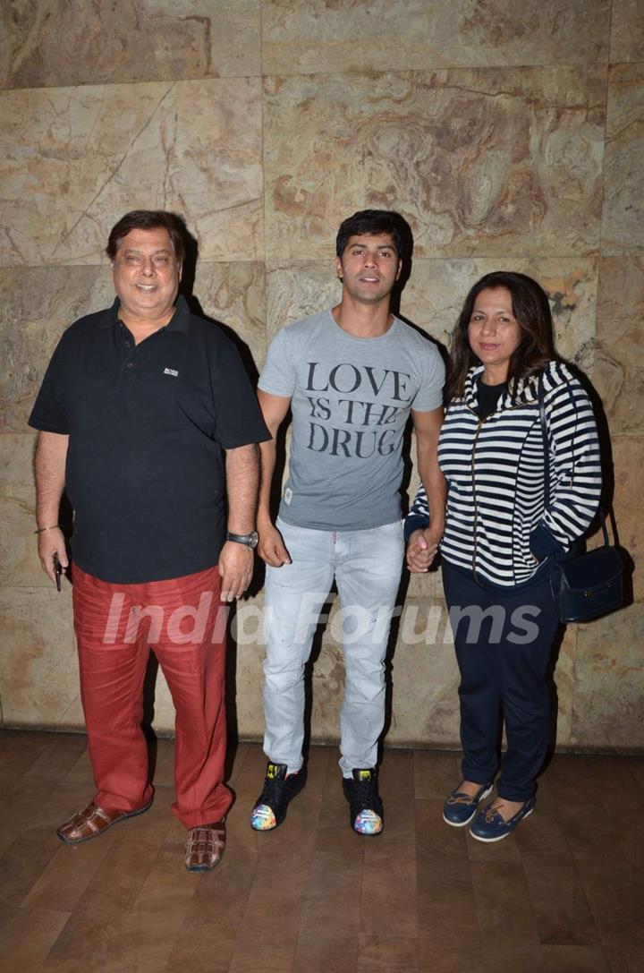 David Dhawan, Varun Dhawan and His Mother at Screening of Welcome Back