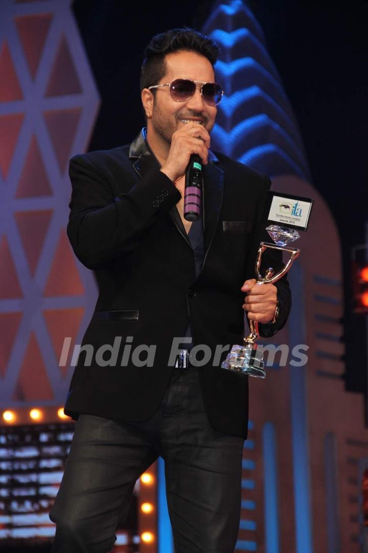 Mika Singh at GR8 ITA Awards